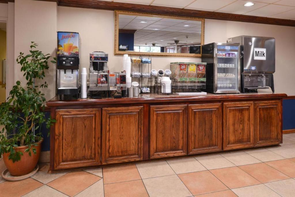 New Victorian Inn & Suites Omaha Dış mekan fotoğraf