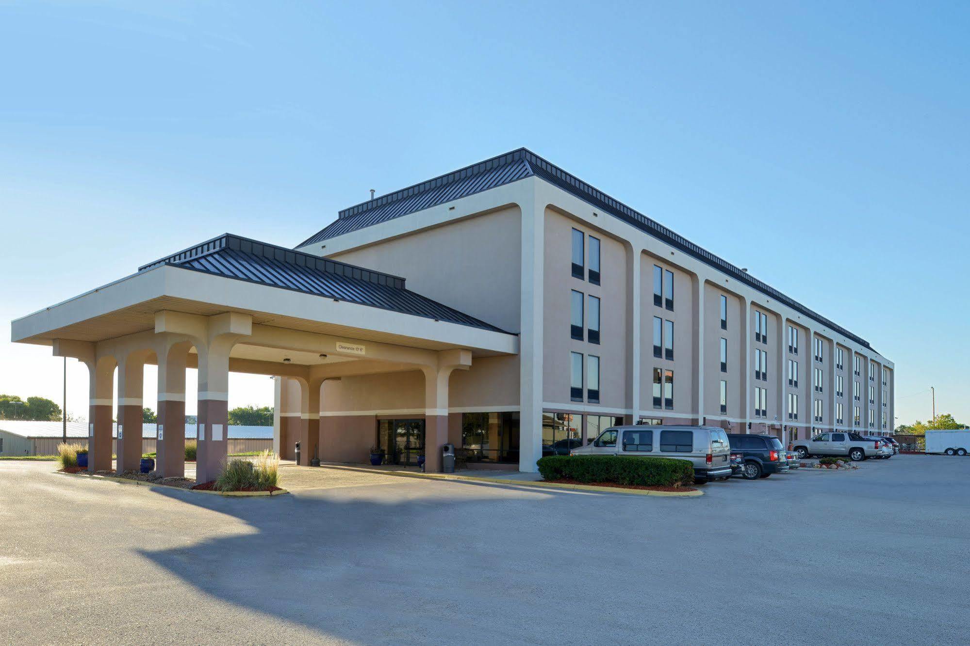 New Victorian Inn & Suites Omaha Dış mekan fotoğraf